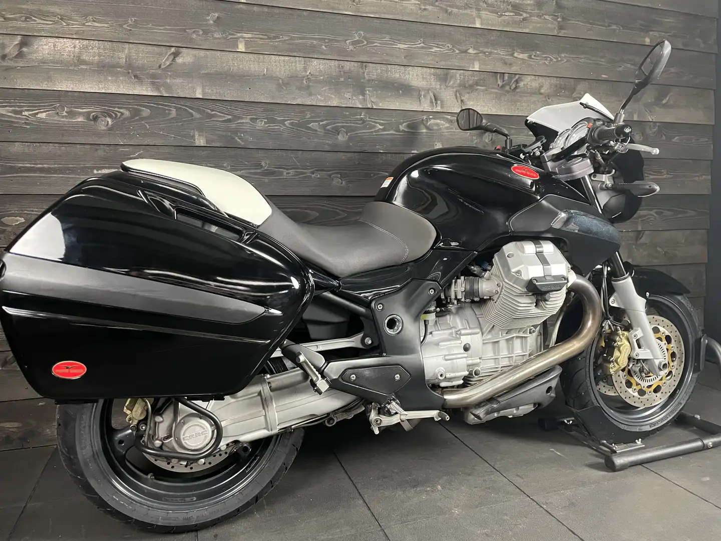 Moto Guzzi 1200 Sport ABS Schwarz - 2