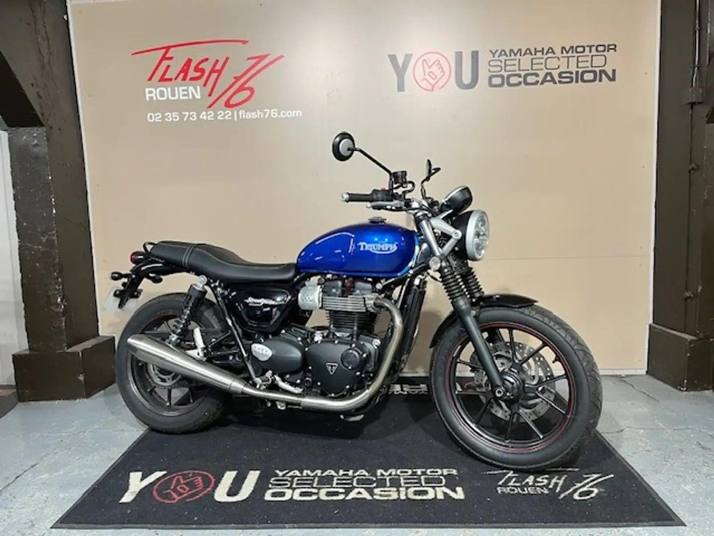 Triumph Street Twin Bleu - 1