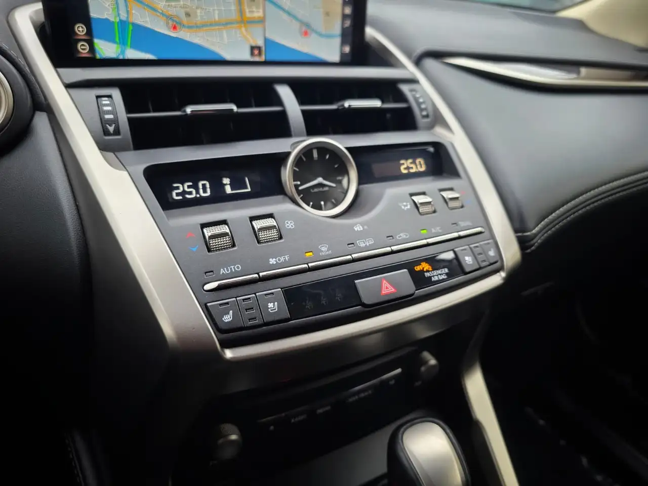Lexus NX снимка Lexus NX