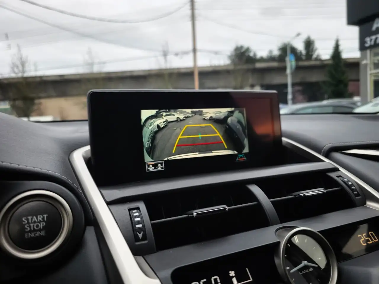 Lexus NX снимка Lexus NX