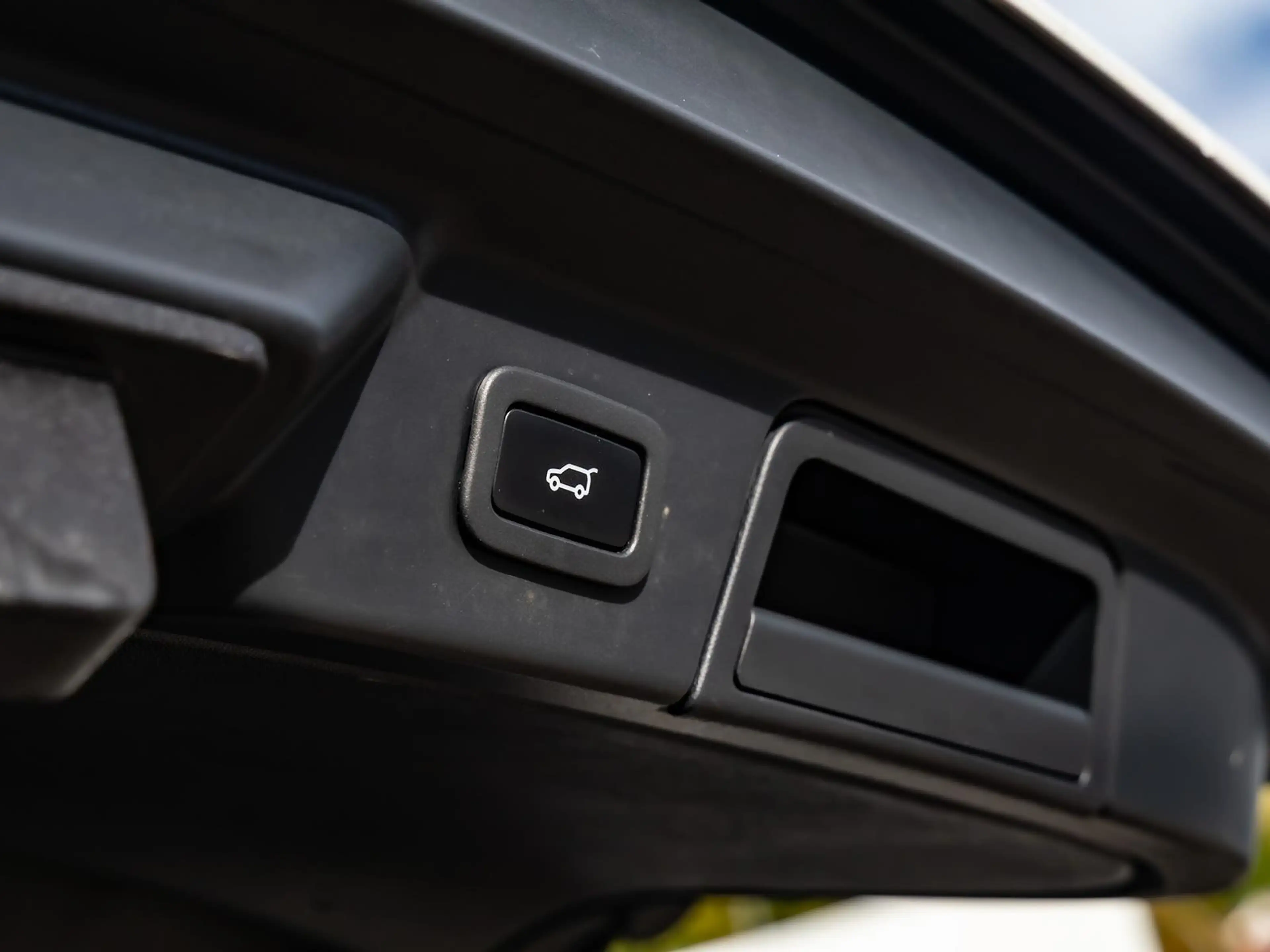 Land Rover Range Rover Velar D300 R-DYN. SE WinterPaket AHK — photo 11