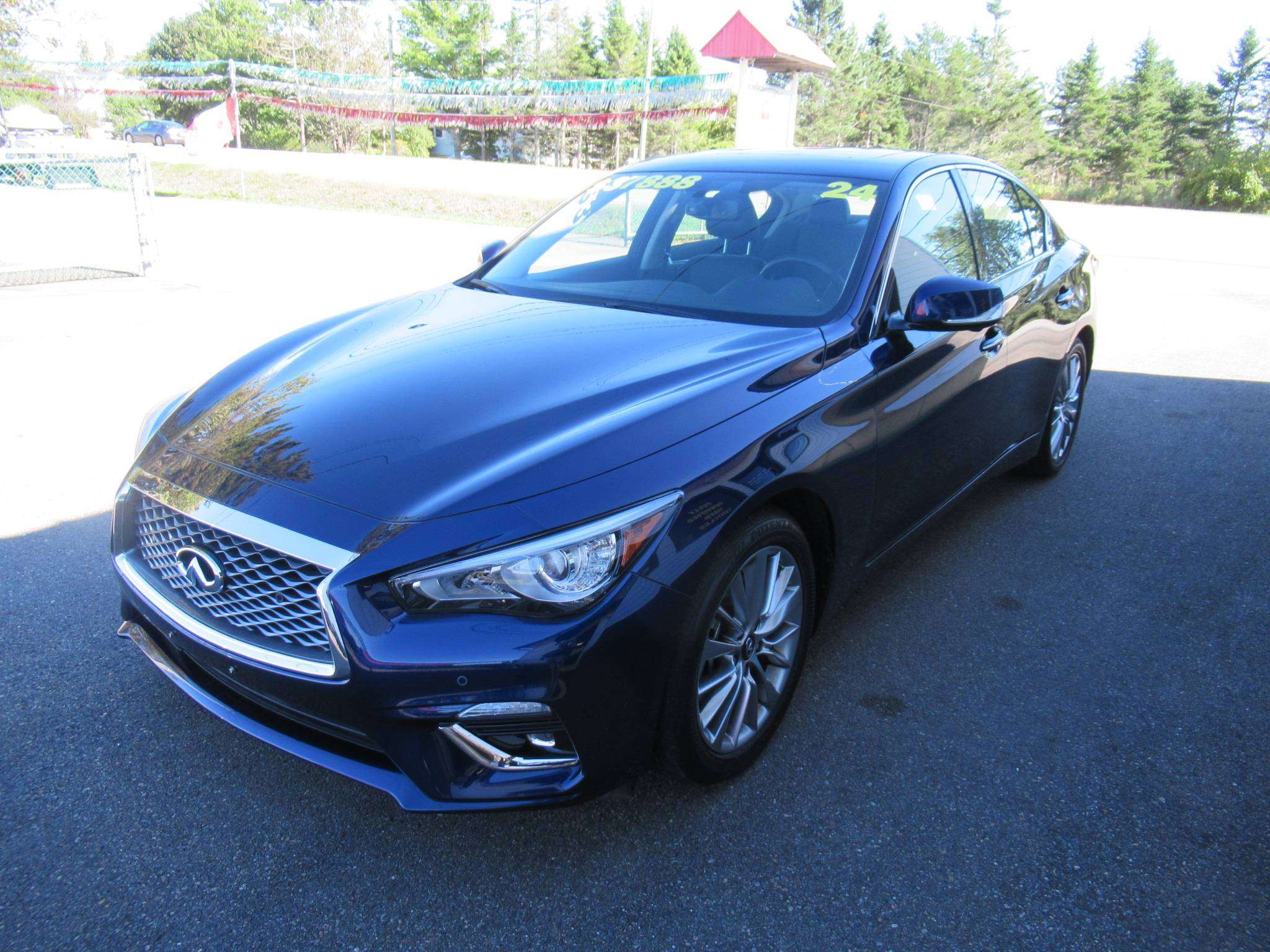 2024 Infiniti Q50 Luxe | V6 | Sunroof | Loaded | 9200KMS! — photo 1