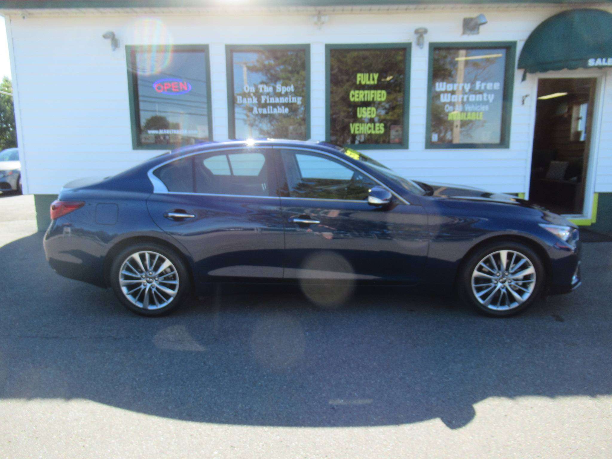 2024 Infiniti Q50 Luxe | V6 | Sunroof | Loaded | 9200KMS! — photo 1