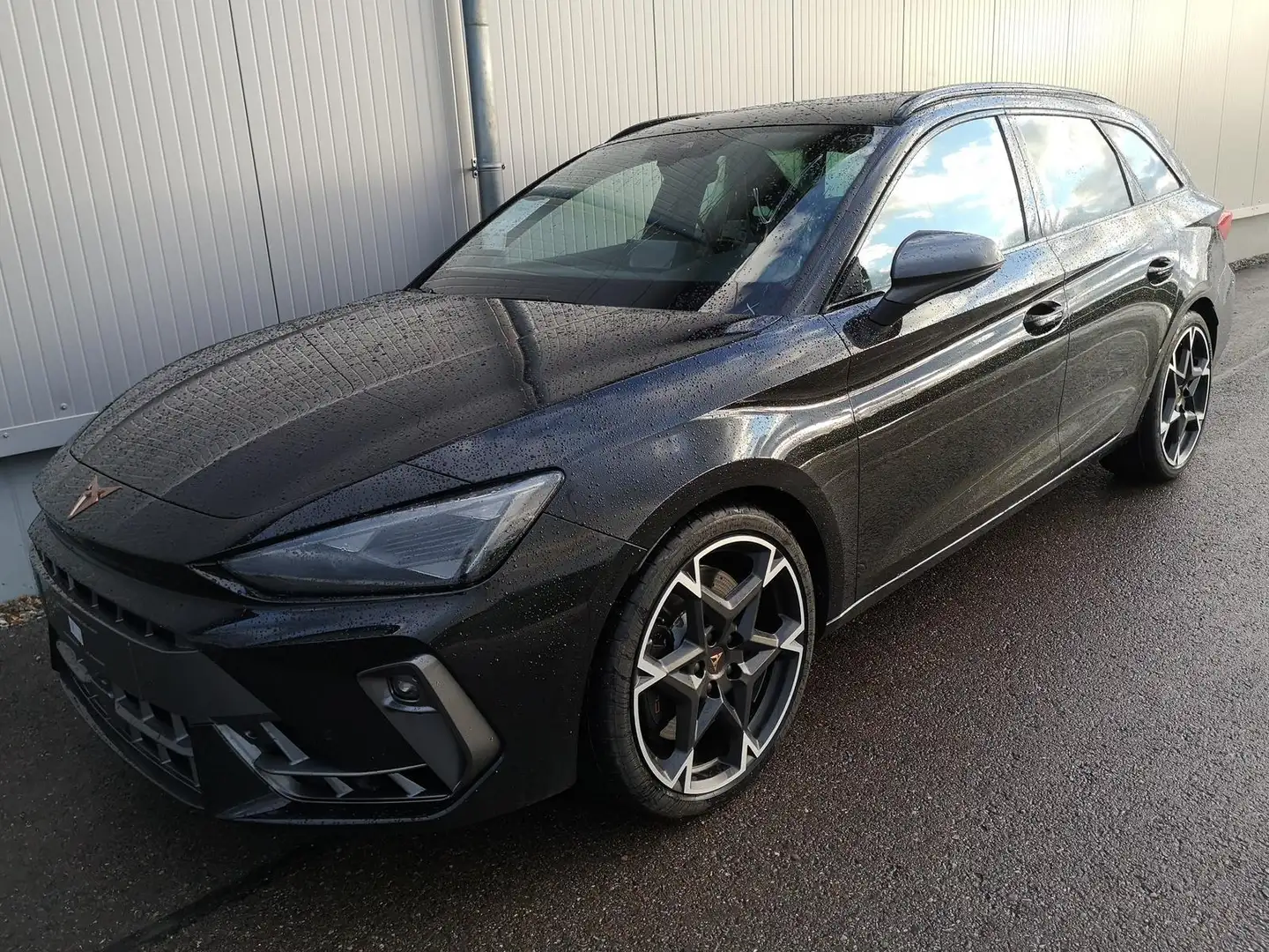 CUPRA Leon Sportstourer 2.0 TSI 245 kW 4Drive VZ Kombi 2.0... Schwarz - 1