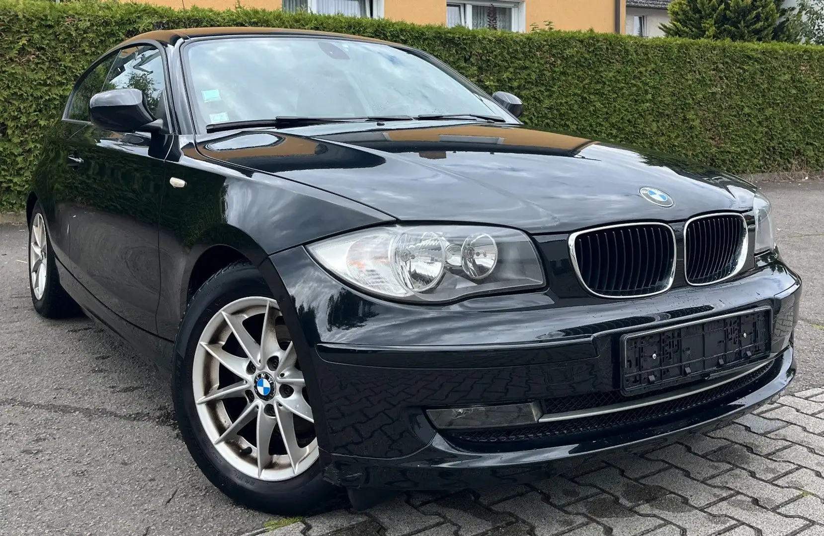 BMW 116 d 2.HAND Sportsitze PDC Sitzheizung SPORT Noir - 2