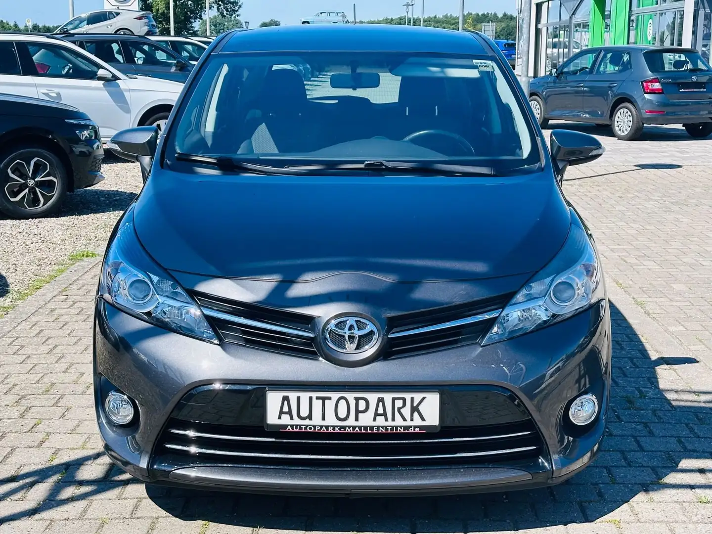 Toyota Verso Life *KAMERA*SHZ*TEMPOMAT* Grau - 2