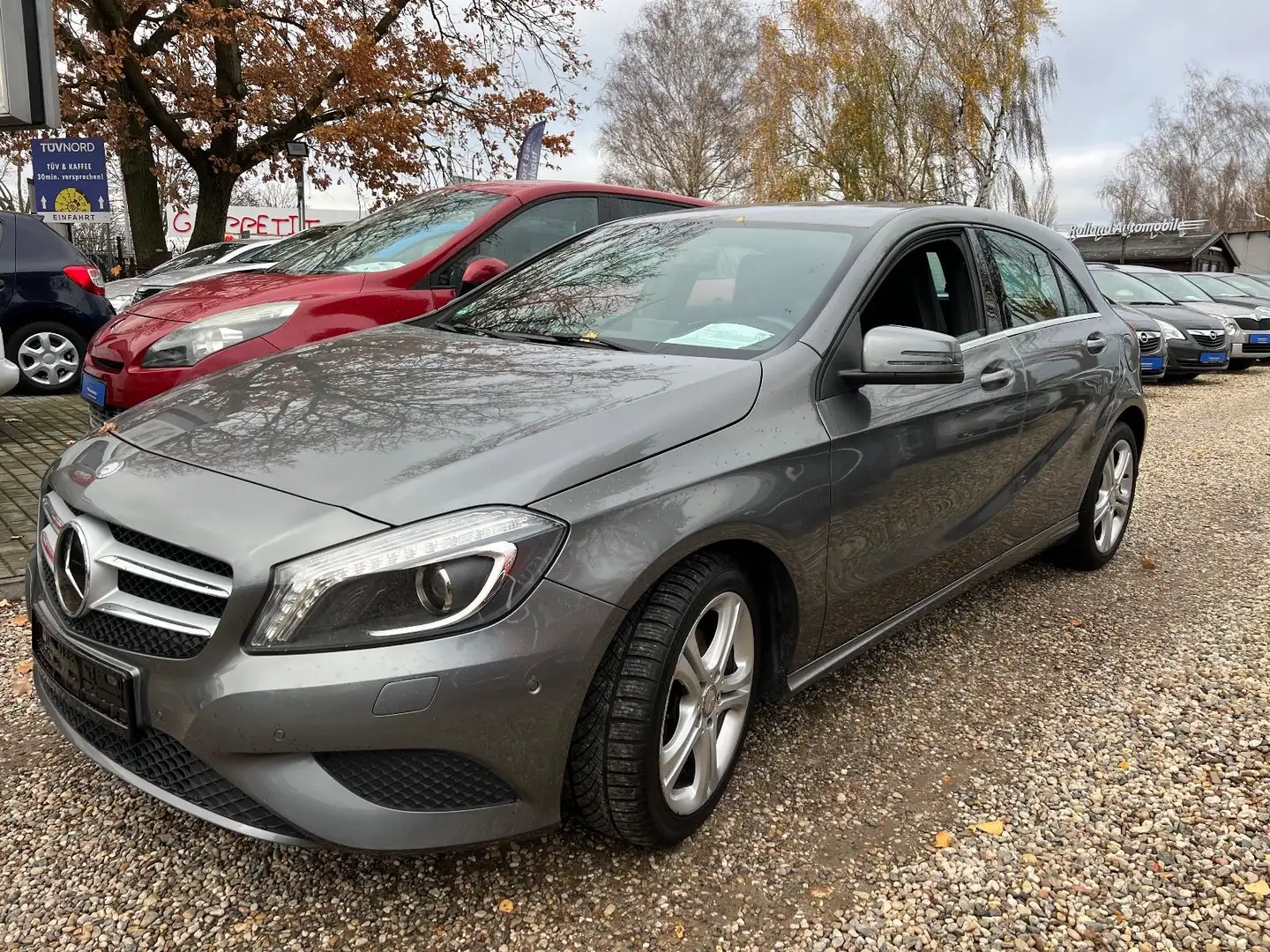 Mercedes-Benz A 180 A A 180 BlueEfficiency,Standheizung, Grau - 1