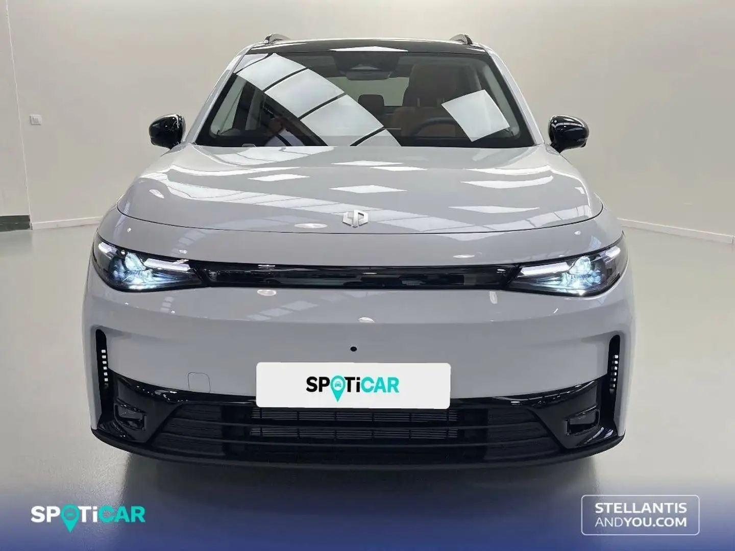 Leapmotor C10 REEV 28.4 kWh  Auto Design Alb - 2