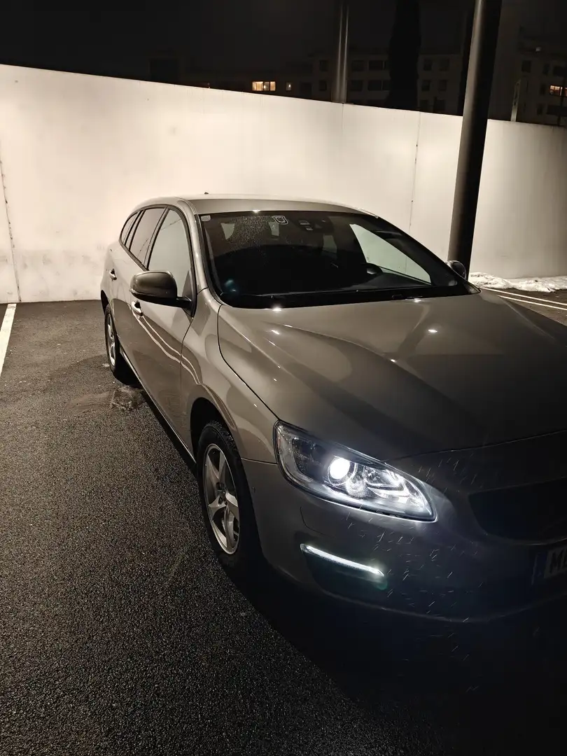 Volvo V60 D3 Geartronic Beige - 1