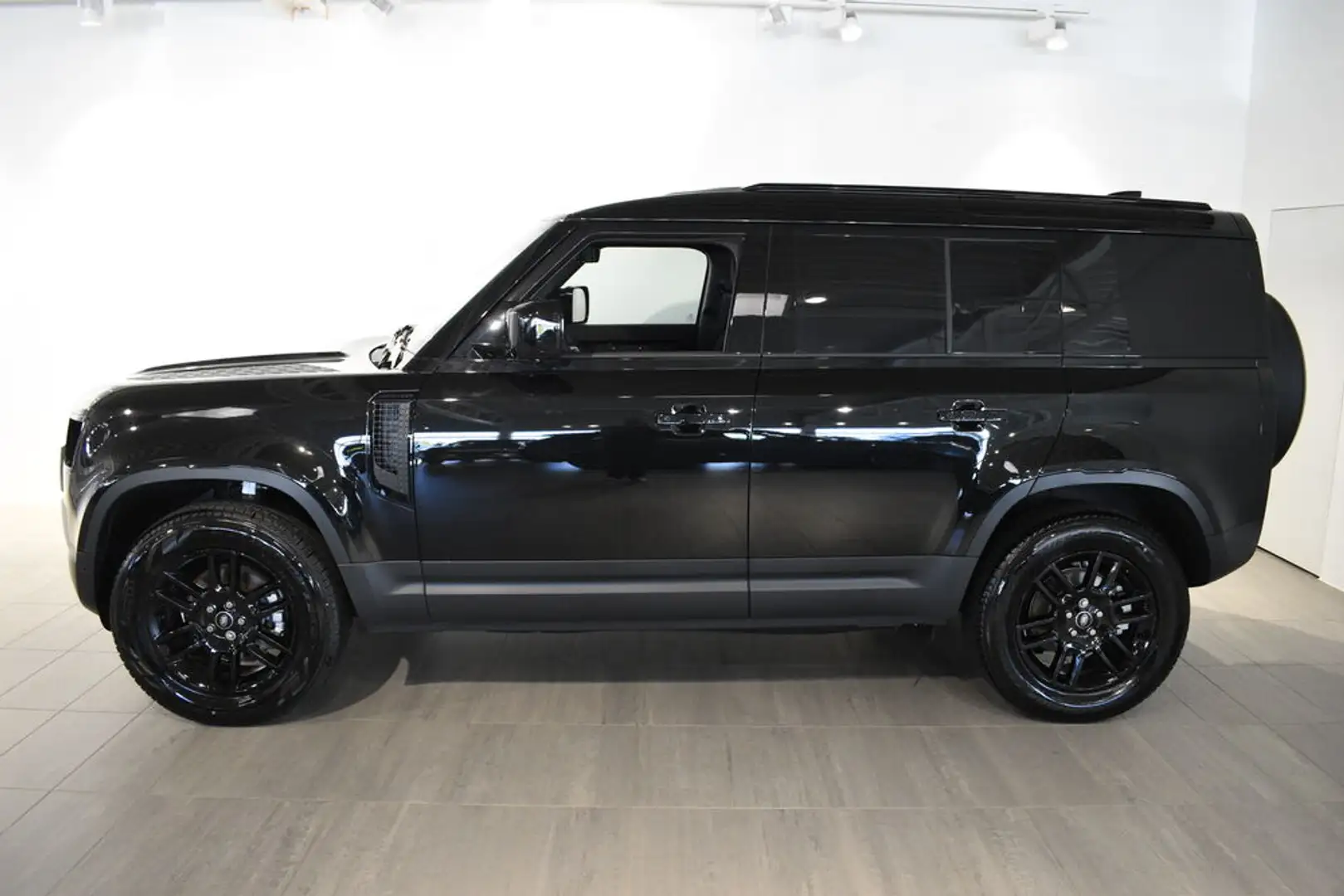 Land Rover Defender 110 D250 AWD S Hard Top *LKW* Schwarz - 2