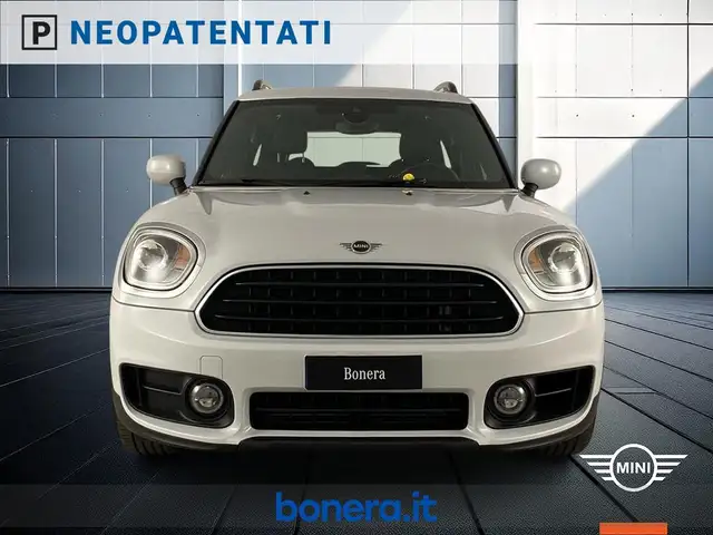 Mini Countryman view 3