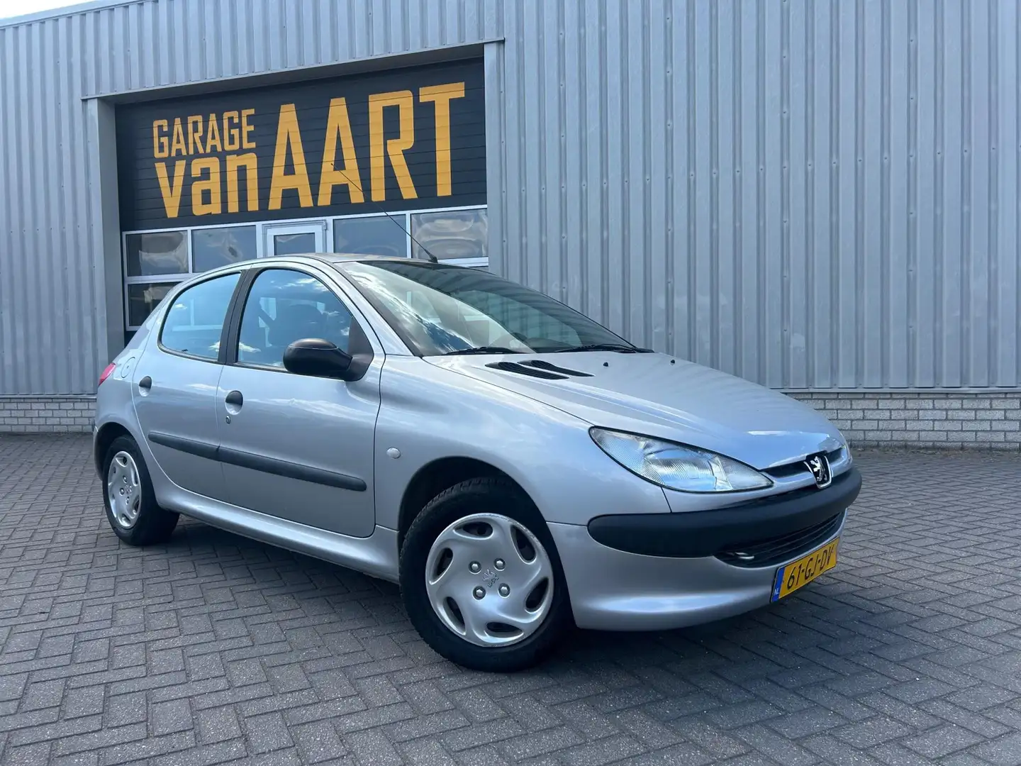 Peugeot 206 1.4 XR | NAP | 5 DEURS | APK 07-2026 | Grijs - 1