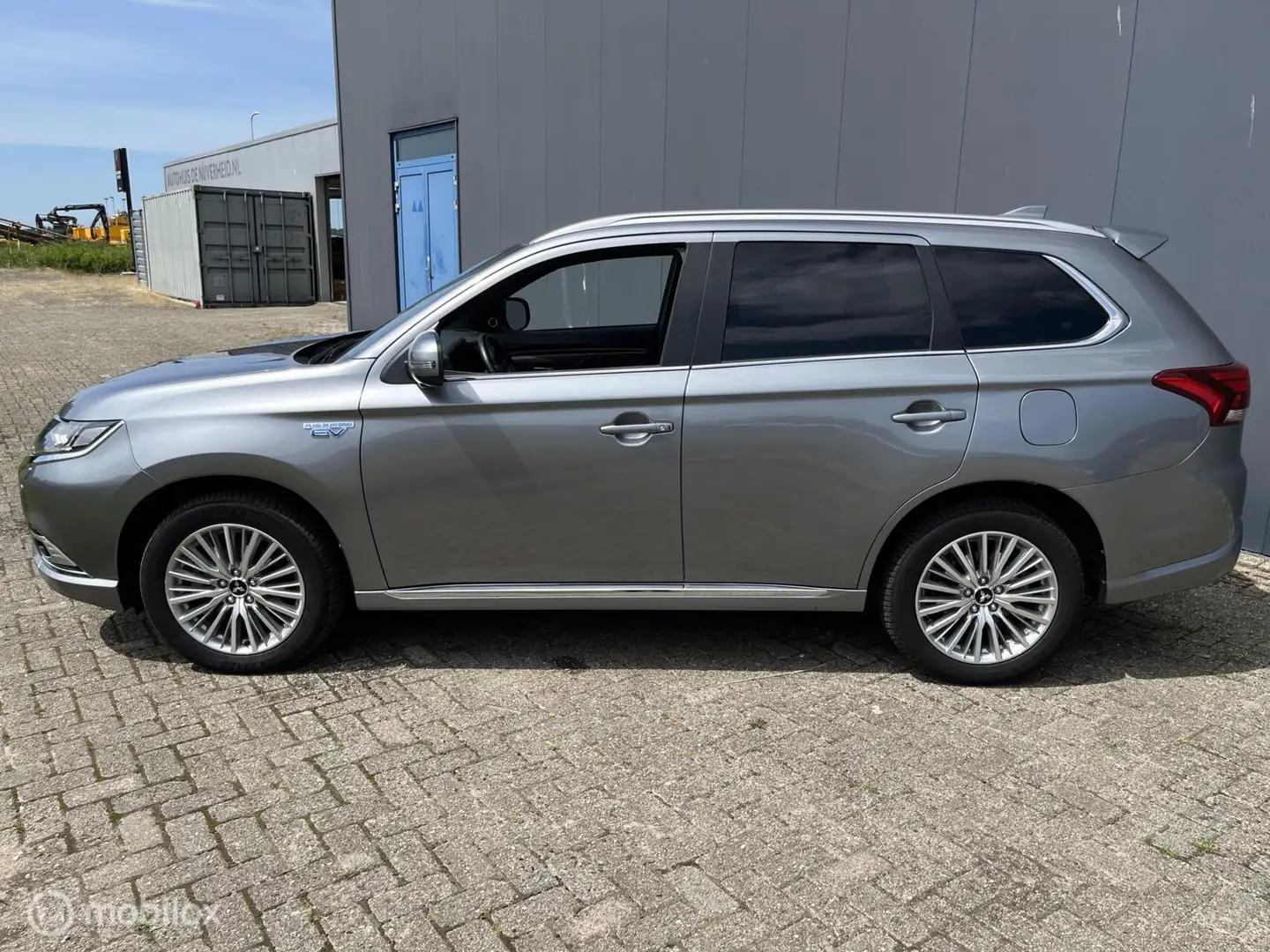 Mitsubishi Outlander 2.4 PHEV Instyle Grijs - 2