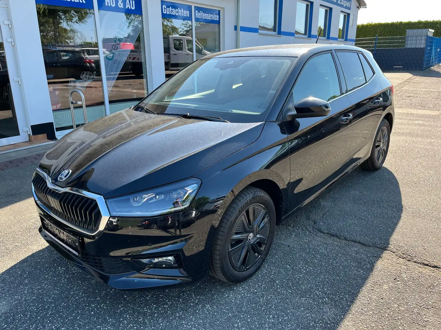 Skoda Fabia 1,0 TSI*Style Plus*Navi/Klimaaut./PDC v.+h Noir - 1