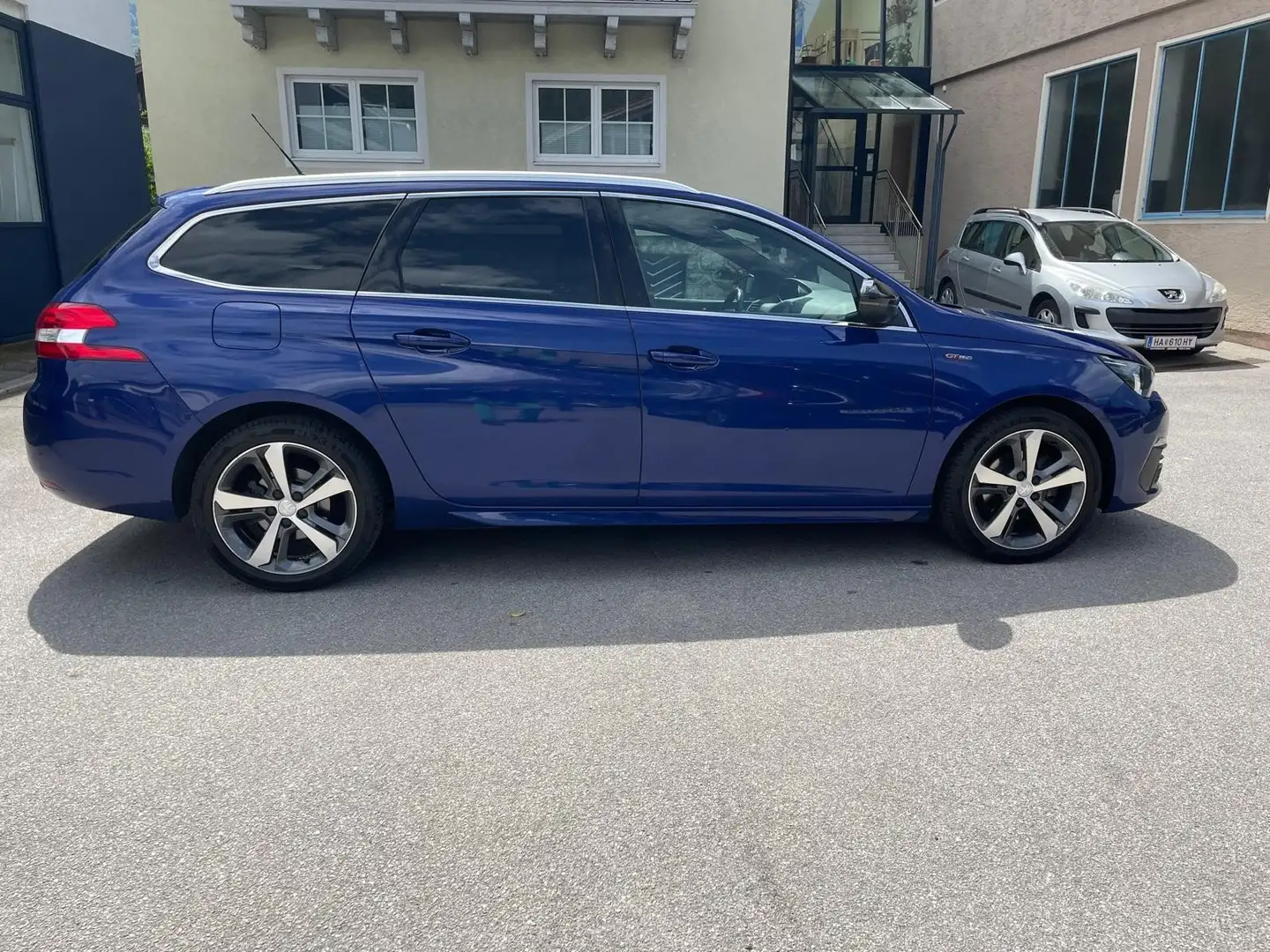 Peugeot 308 308 SW 1,6 BlueHDI 120 GT Line EAT6 S Blau - 2