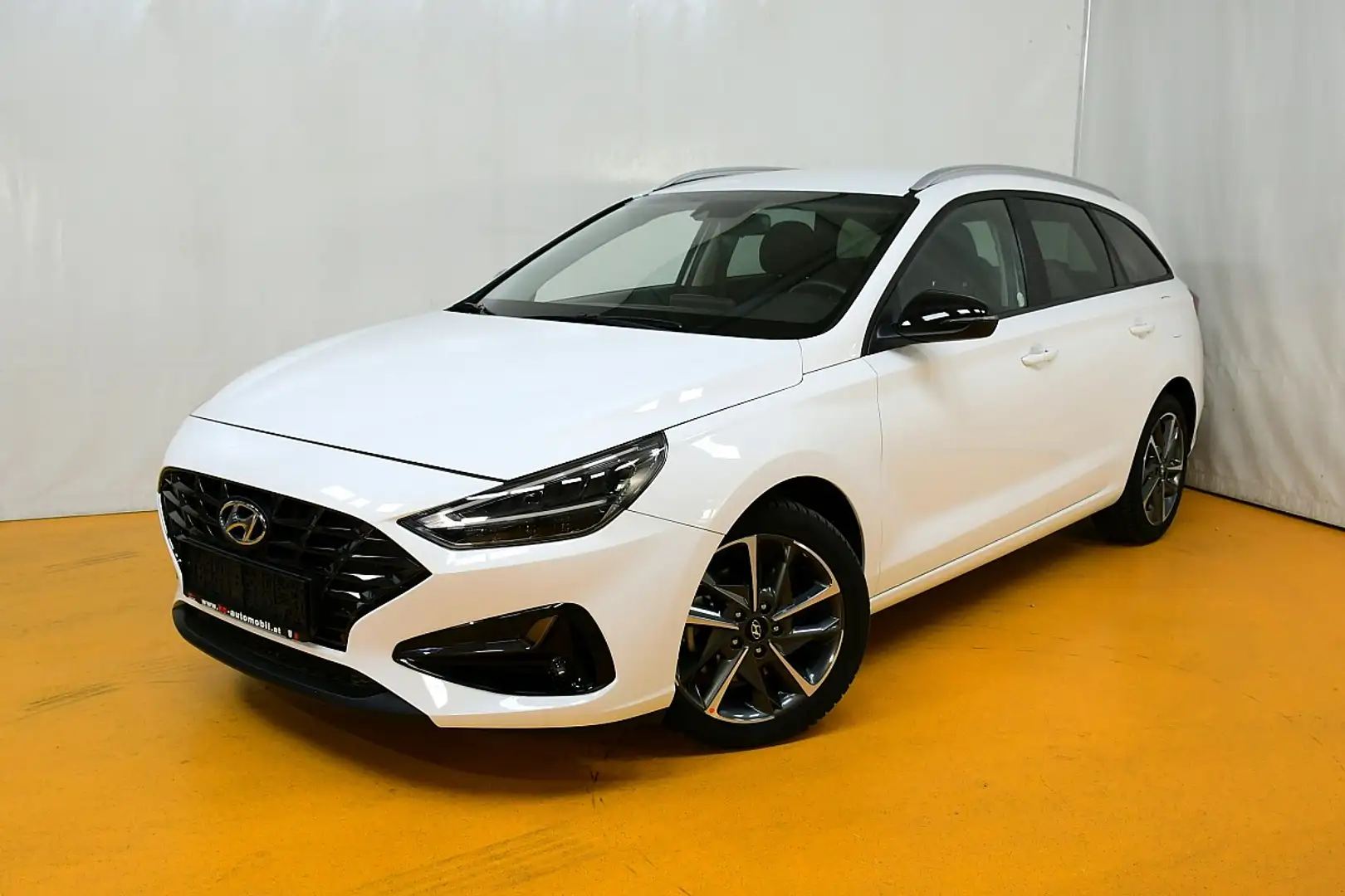 Hyundai i30 CW 1,0 T-GDI Feel Good DCT Aut. Weiß - 1