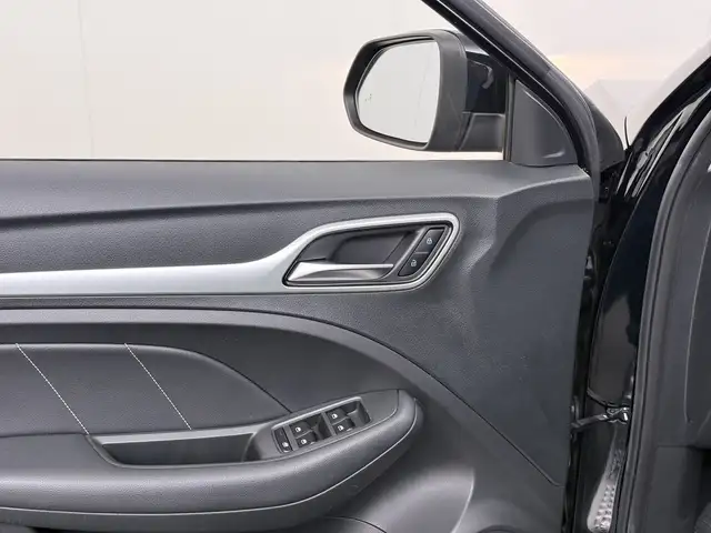 MG ZS view 27