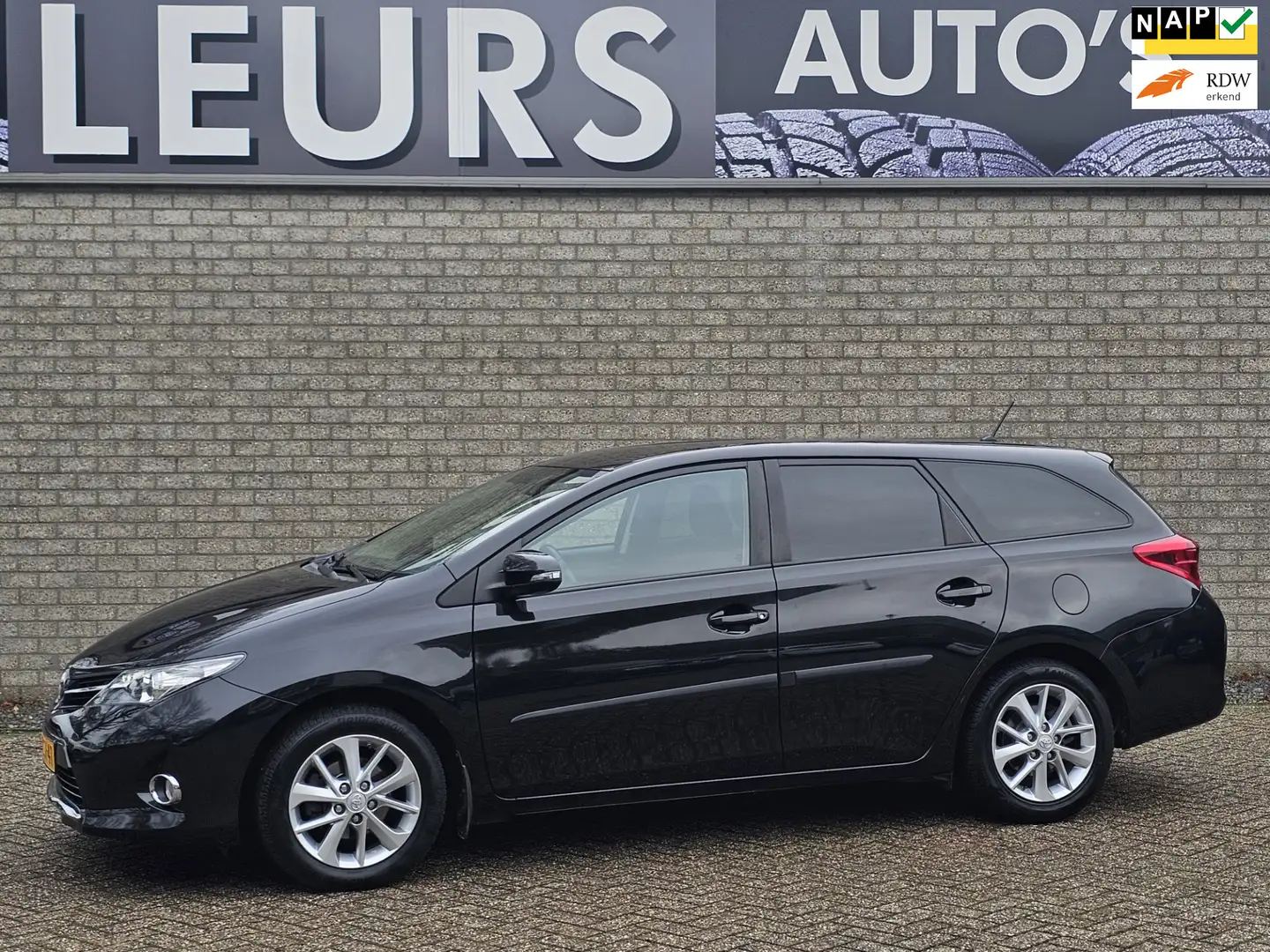 Toyota Auris Touring Sports 1.6 Now Ecc/Ccr/Trekhaak Negro - 1