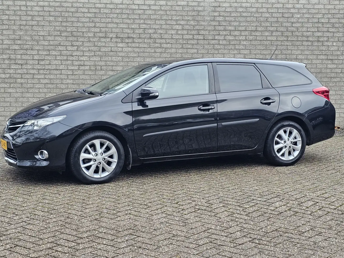 Toyota Auris Touring Sports 1.6 Now Ecc/Ccr/Trekhaak Negro - 2