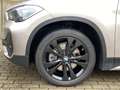 BMW X1 xDrive20d Sport Line AHK/LED+/NAVI/PANO/MEMO Zilver - thumbnail 2