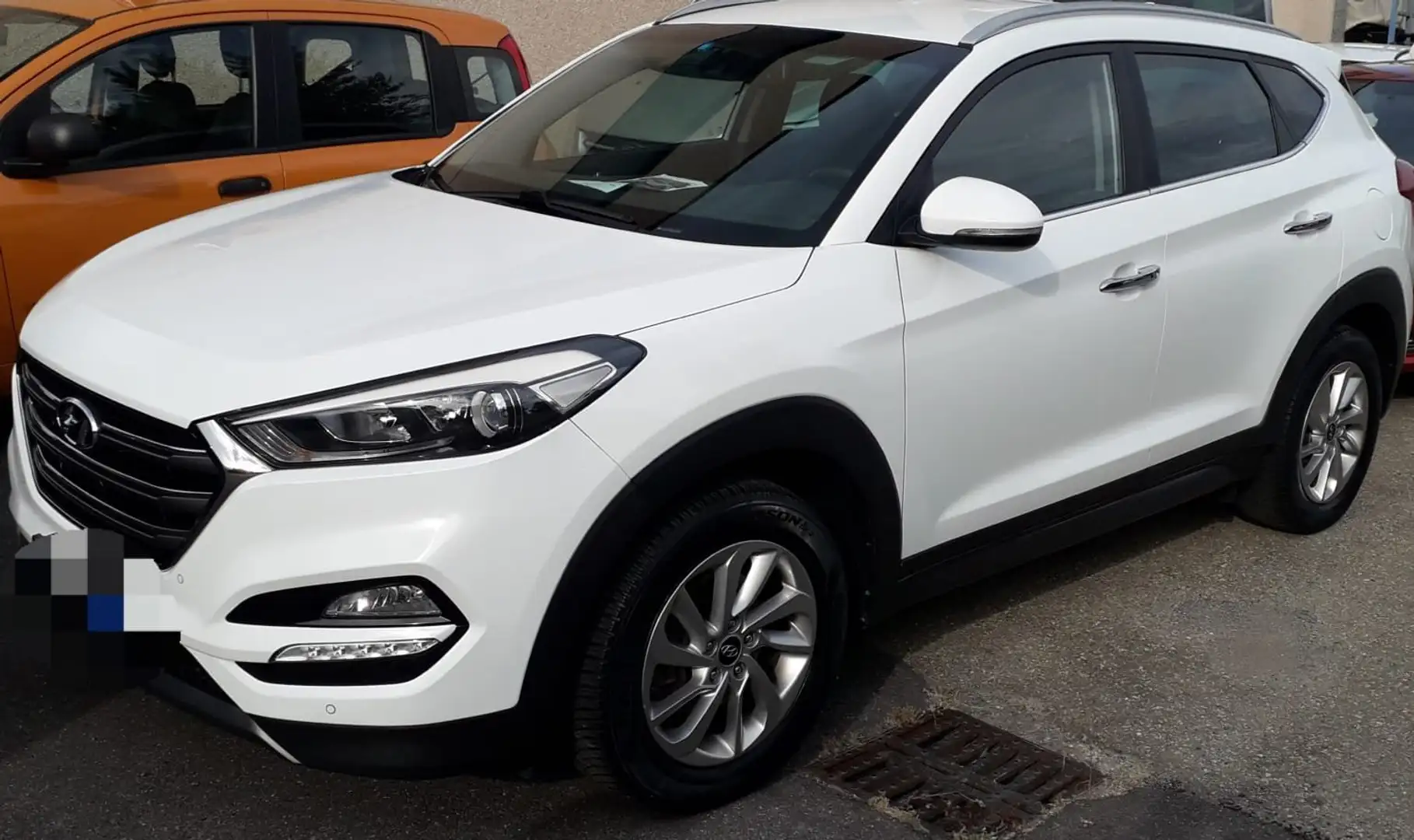 Hyundai TUCSON 1.7 crdi Xpossible 2wd 116 cv Bianco - 2