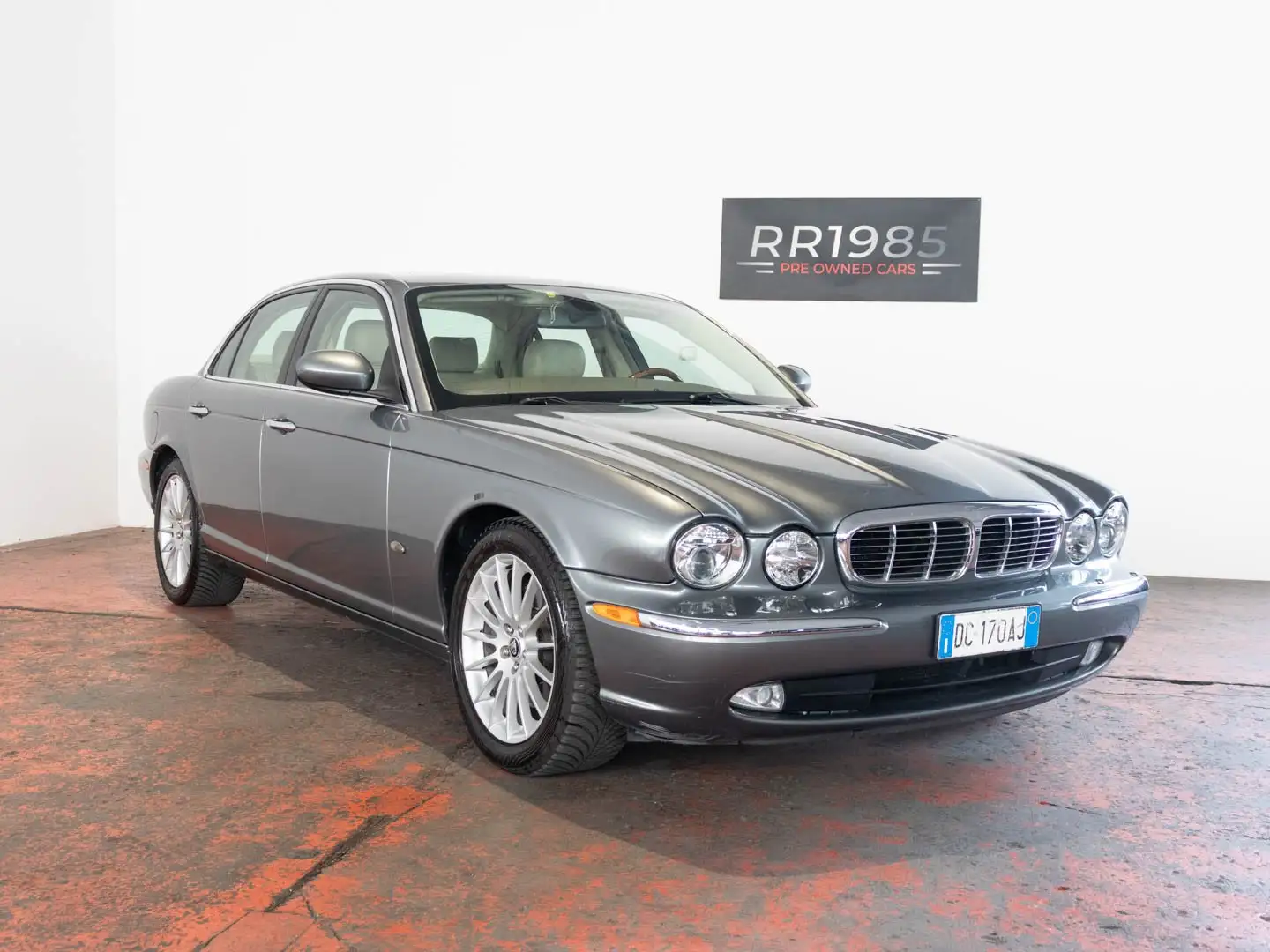 Jaguar XJ8 4.2 V8 Сірий - 1