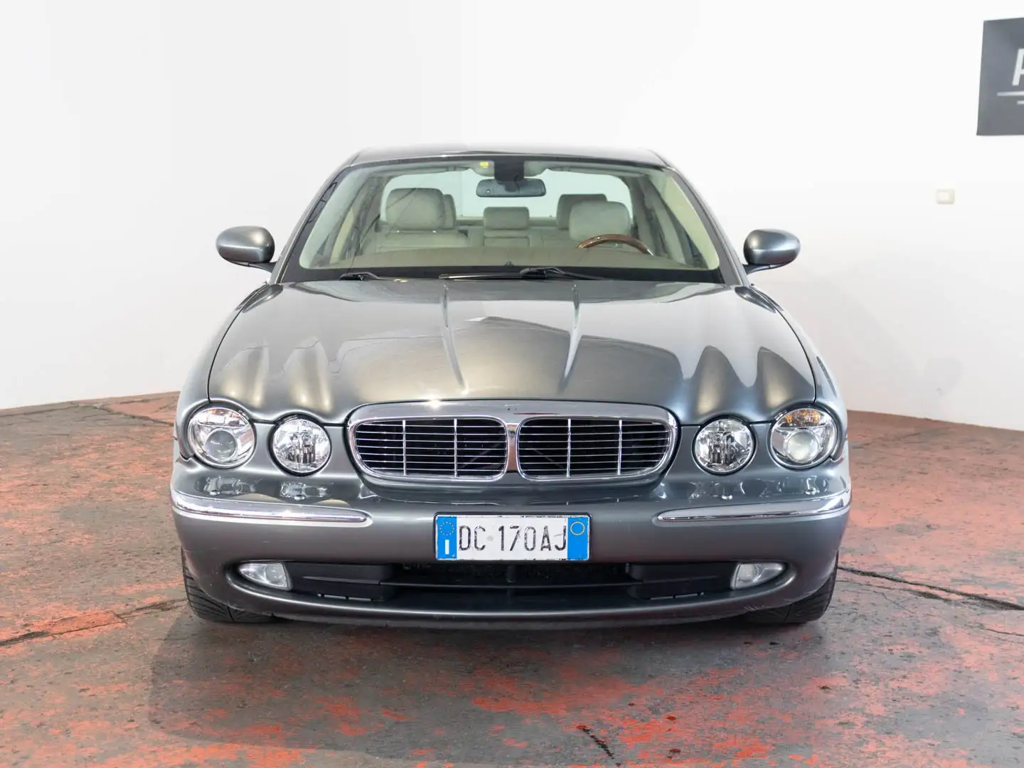 Jaguar XJ8 4.2 V8 Сірий - 2