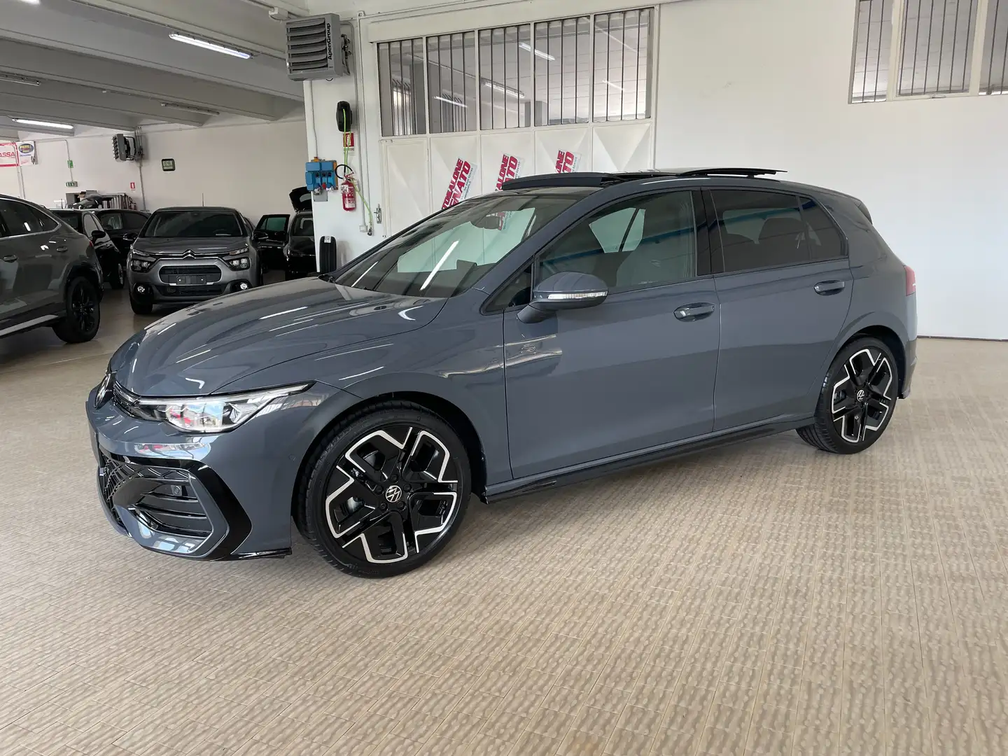 Volkswagen Golf 2.0 tdi R-Line 150cv dsg 30 Years Km0 Tetto aprib. Gris - 2