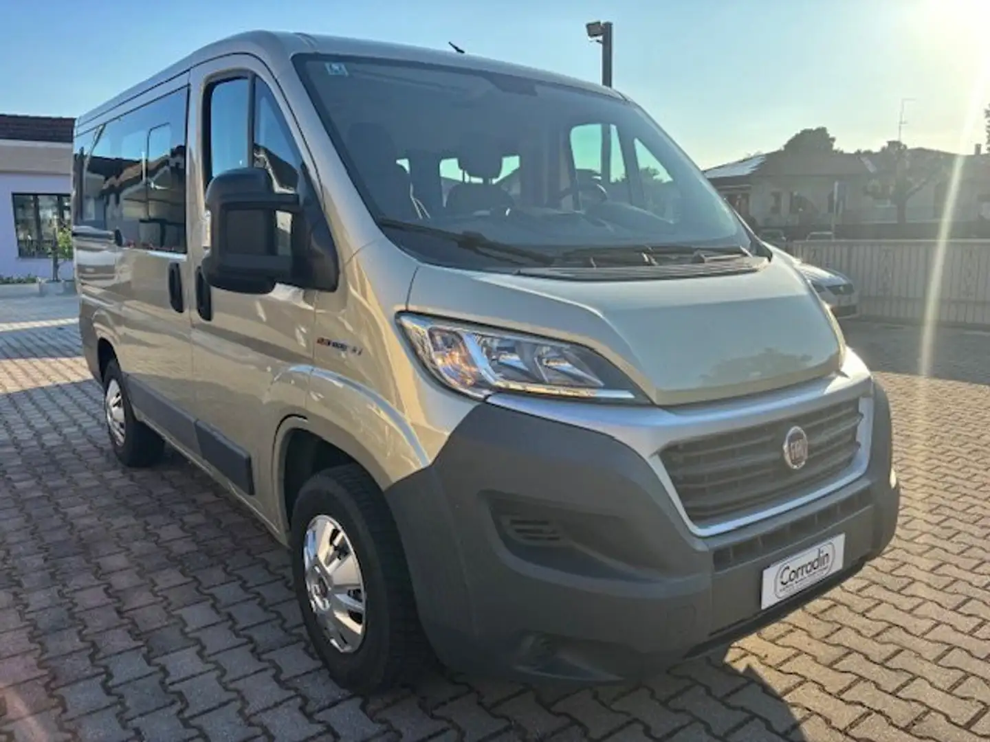 Fiat Ducato 2.3 JTDM 150cv 9 POSTI PLUS Zilver - 2
