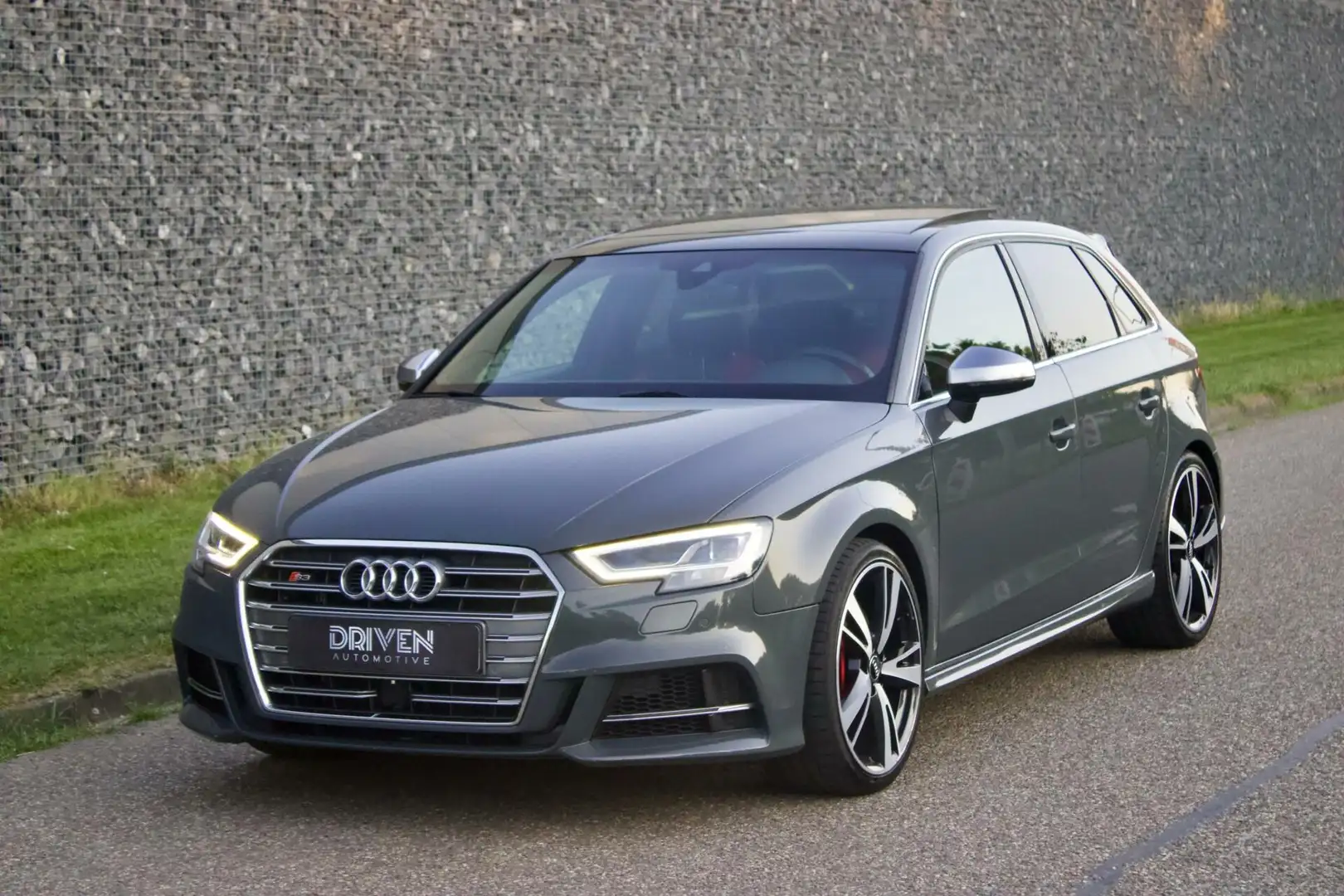 Audi S3 2.0 TFSI Quattro | Nanogrijs - Pano - RS3 Velgen Gris - 1