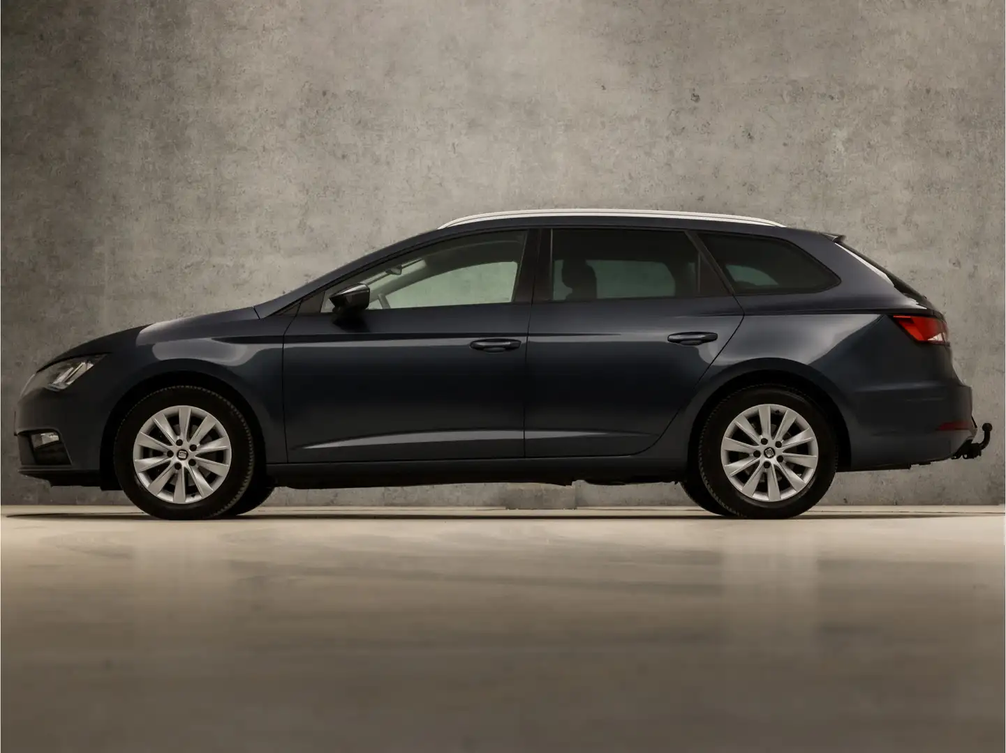 SEAT Leon ST 1.5 TSI Sport 150Pk Automaat (NAVIGATIE, CLIMAT Grijs - 2
