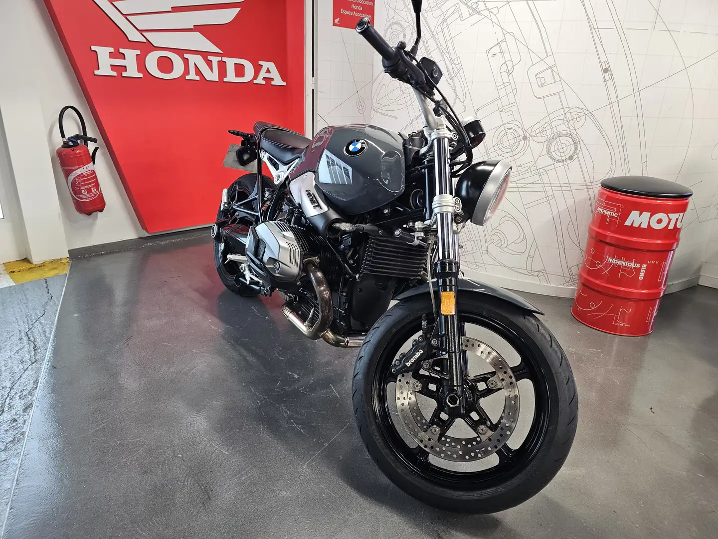 BMW R nineT Gris - 2