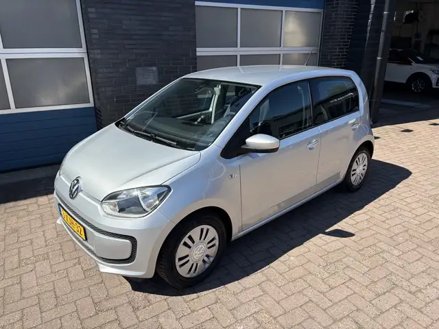 Volkswagen Up! view 14