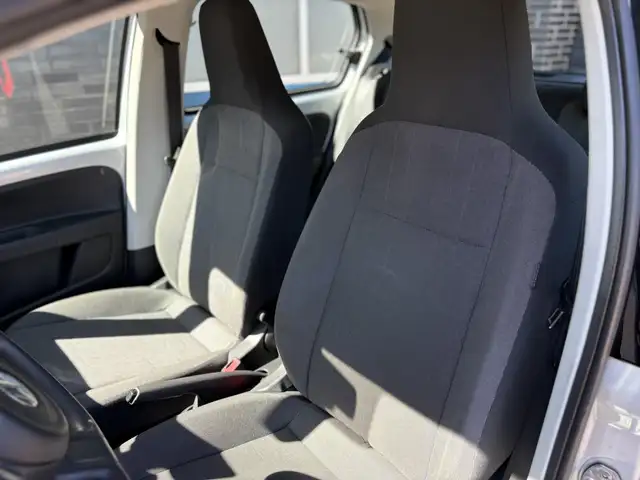 Volkswagen Up! view 4