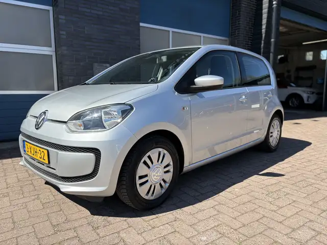 Volkswagen Up! view 17