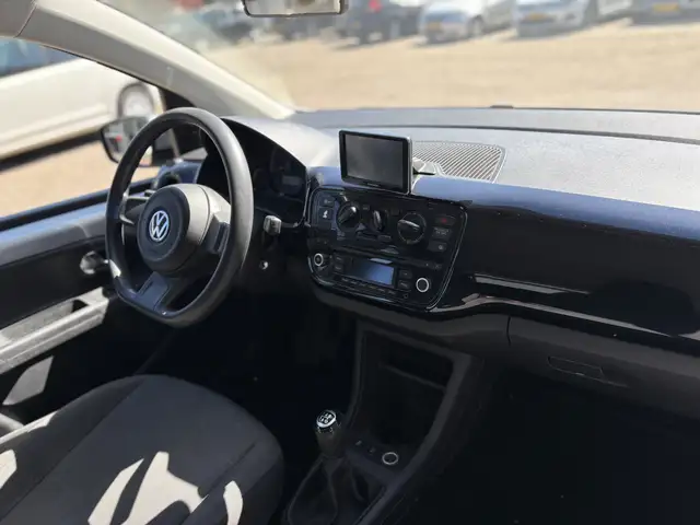 Volkswagen Up! view 9