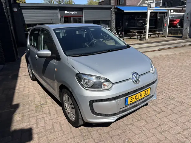 Volkswagen Up! view 15
