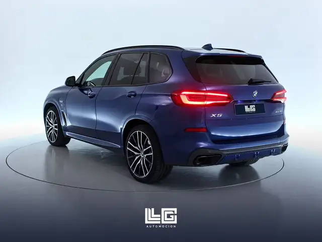 BMW X5 view 3