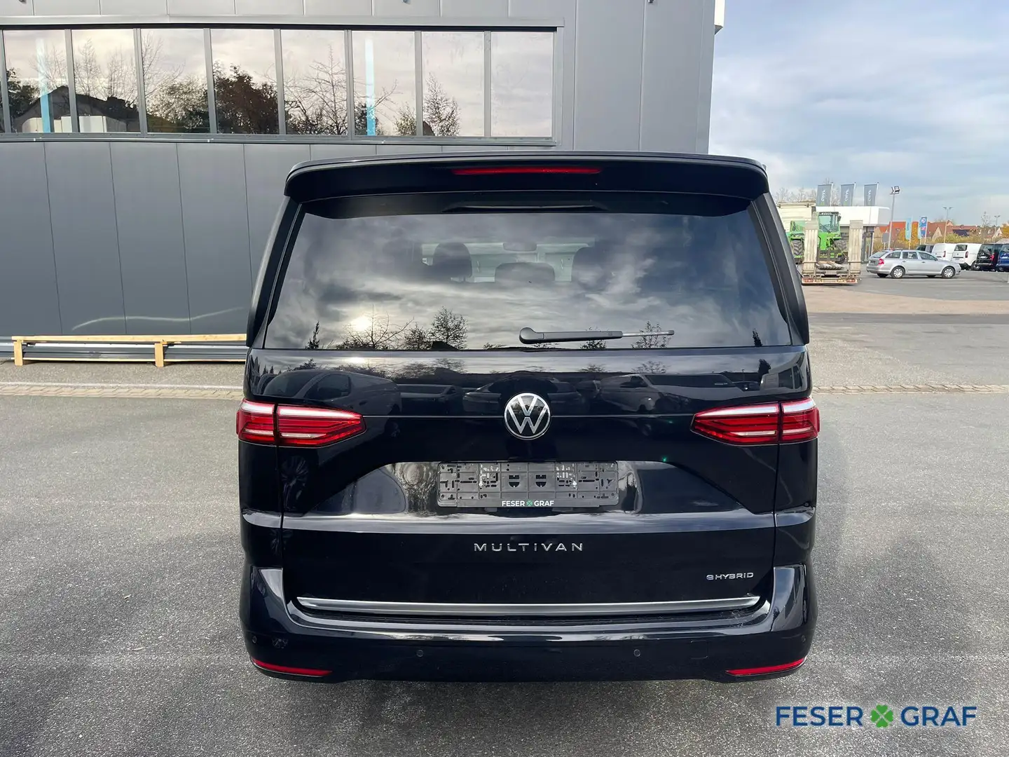 Volkswagen T7 Multivan Style 1,4 l 110 kW eHybrid OPF Schwarz - 2