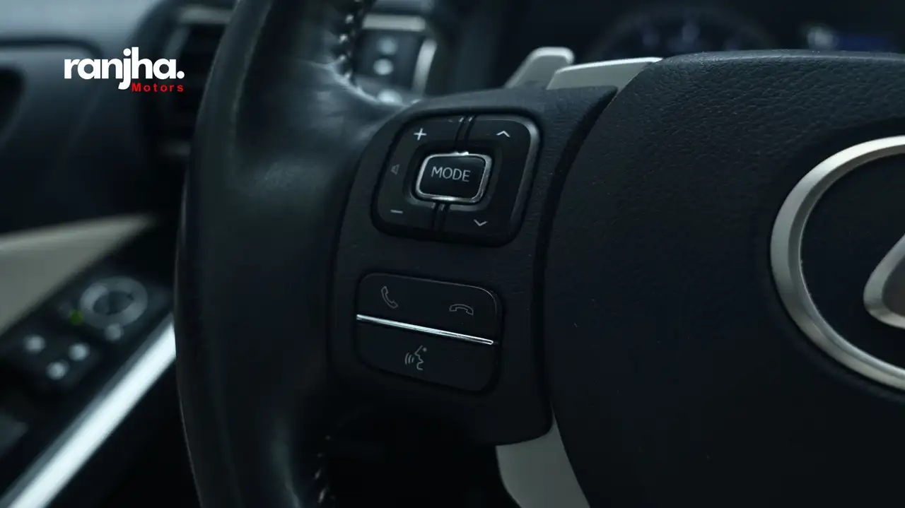 Lexus IS снимка Lexus IS
