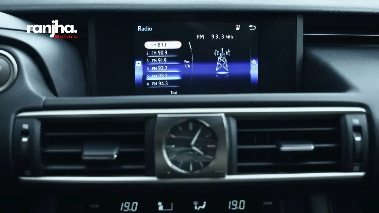 Lexus IS снимка Lexus IS