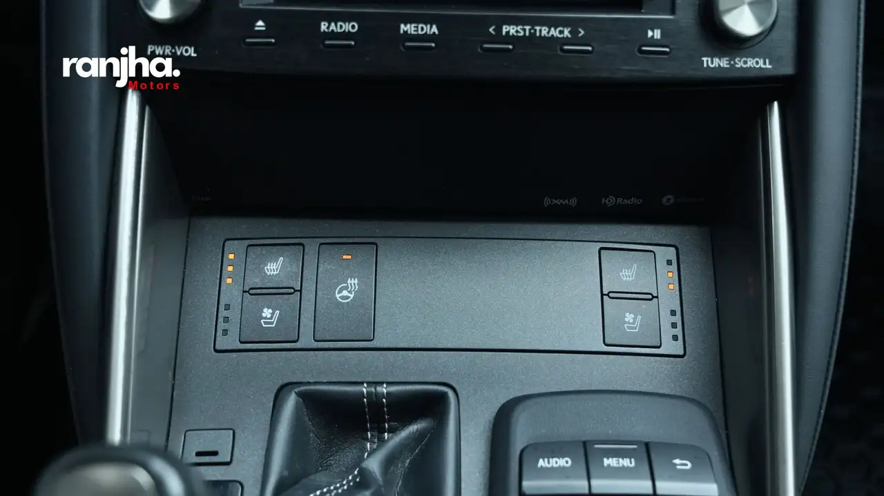 Lexus IS снимка Lexus IS