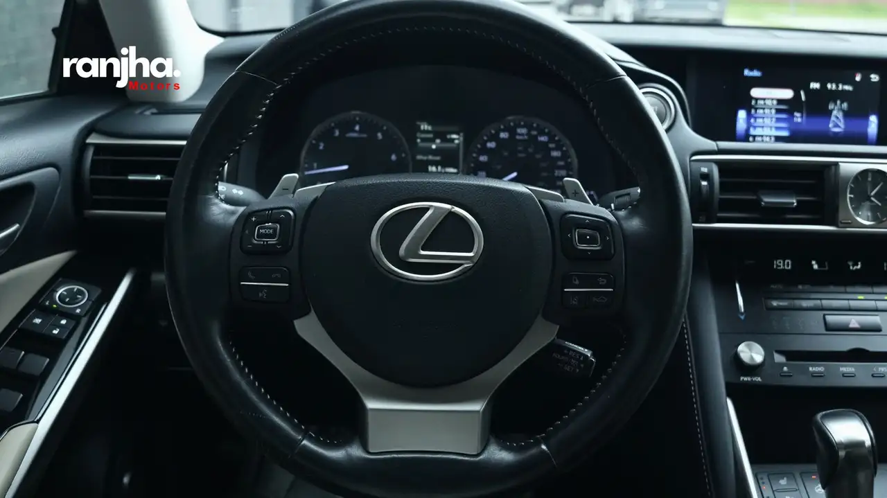 Lexus IS снимка Lexus IS