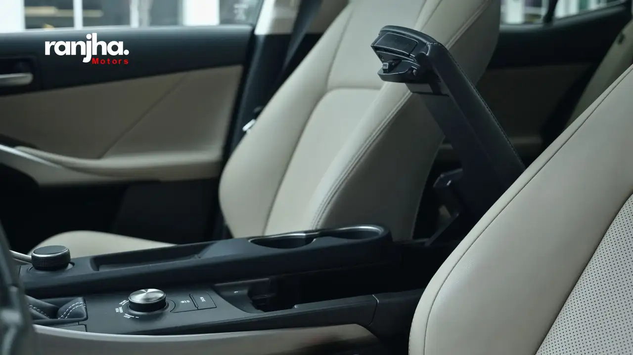 Lexus IS снимка Lexus IS
