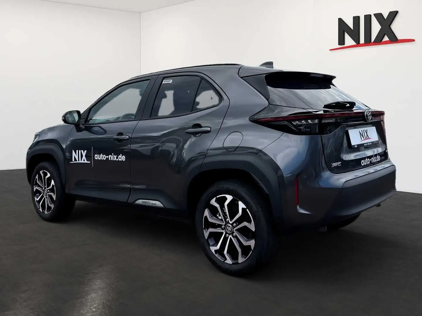 Toyota Yaris Cross 1.5 Hybrid Team D WINTER-PAKET Grau - 2