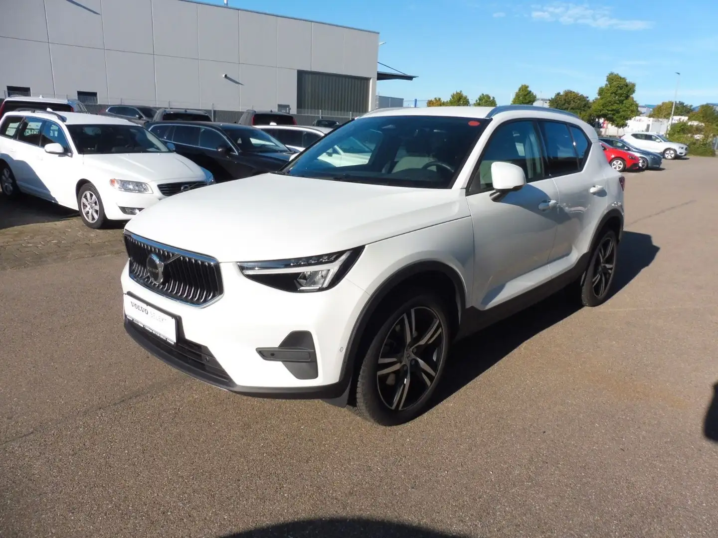Volvo XC40 B3 Core 2WD Weiß - 1