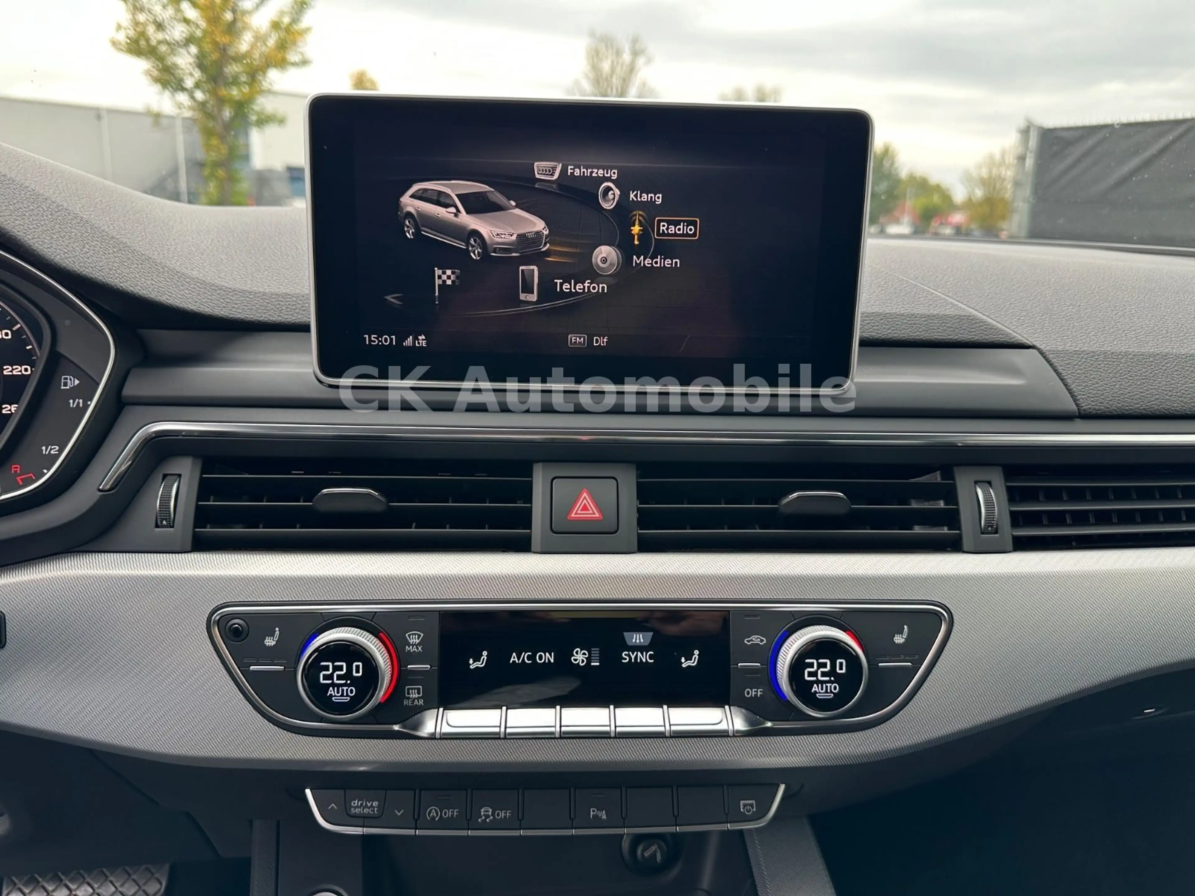 Audi A4 Avant 2.0 TDI S-Line/Navi MMI Plus/LED/PDC — photo 15