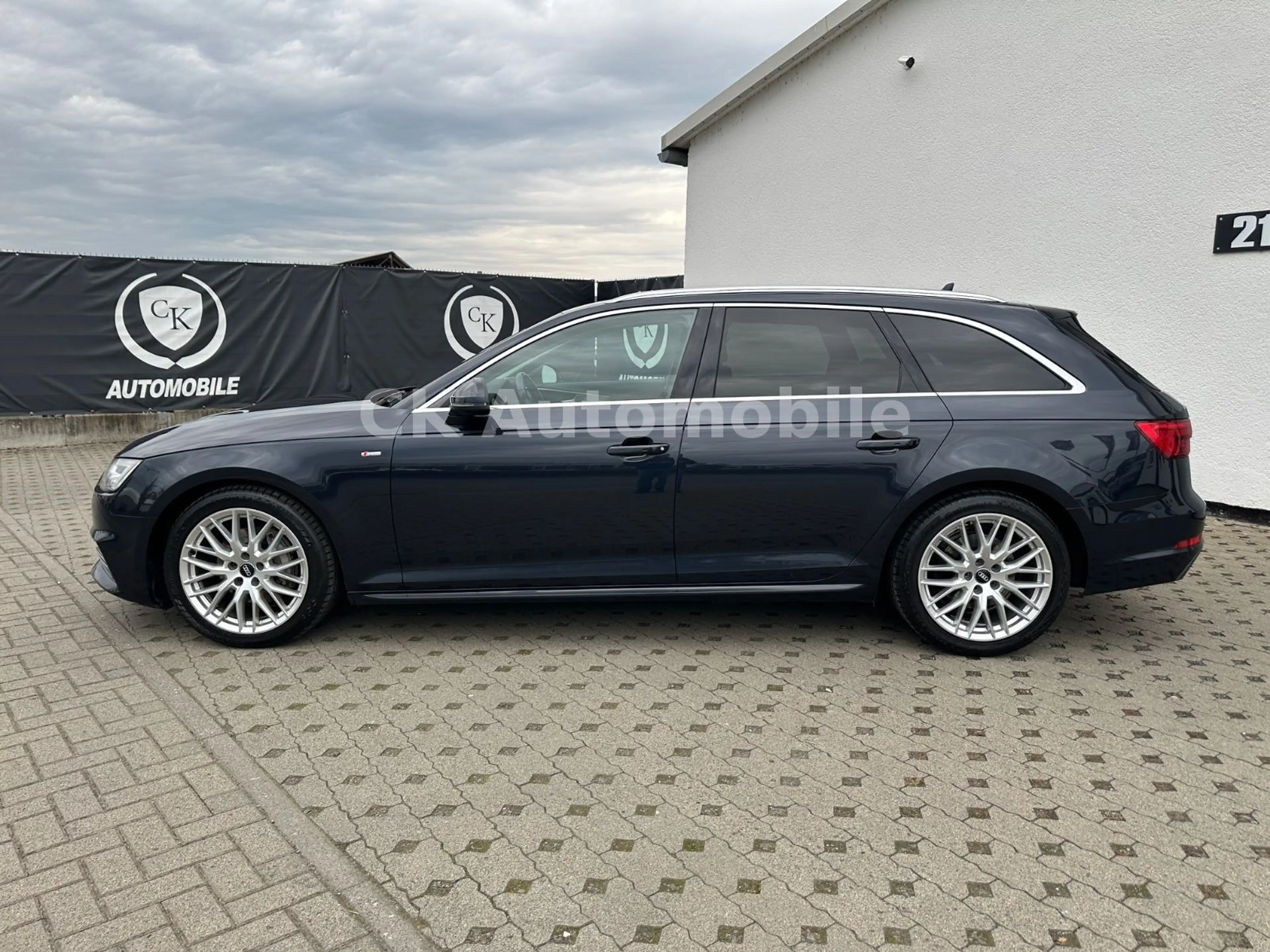 Audi A4 Avant 2.0 TDI S-Line/Navi MMI Plus/LED/PDC — photo 8
