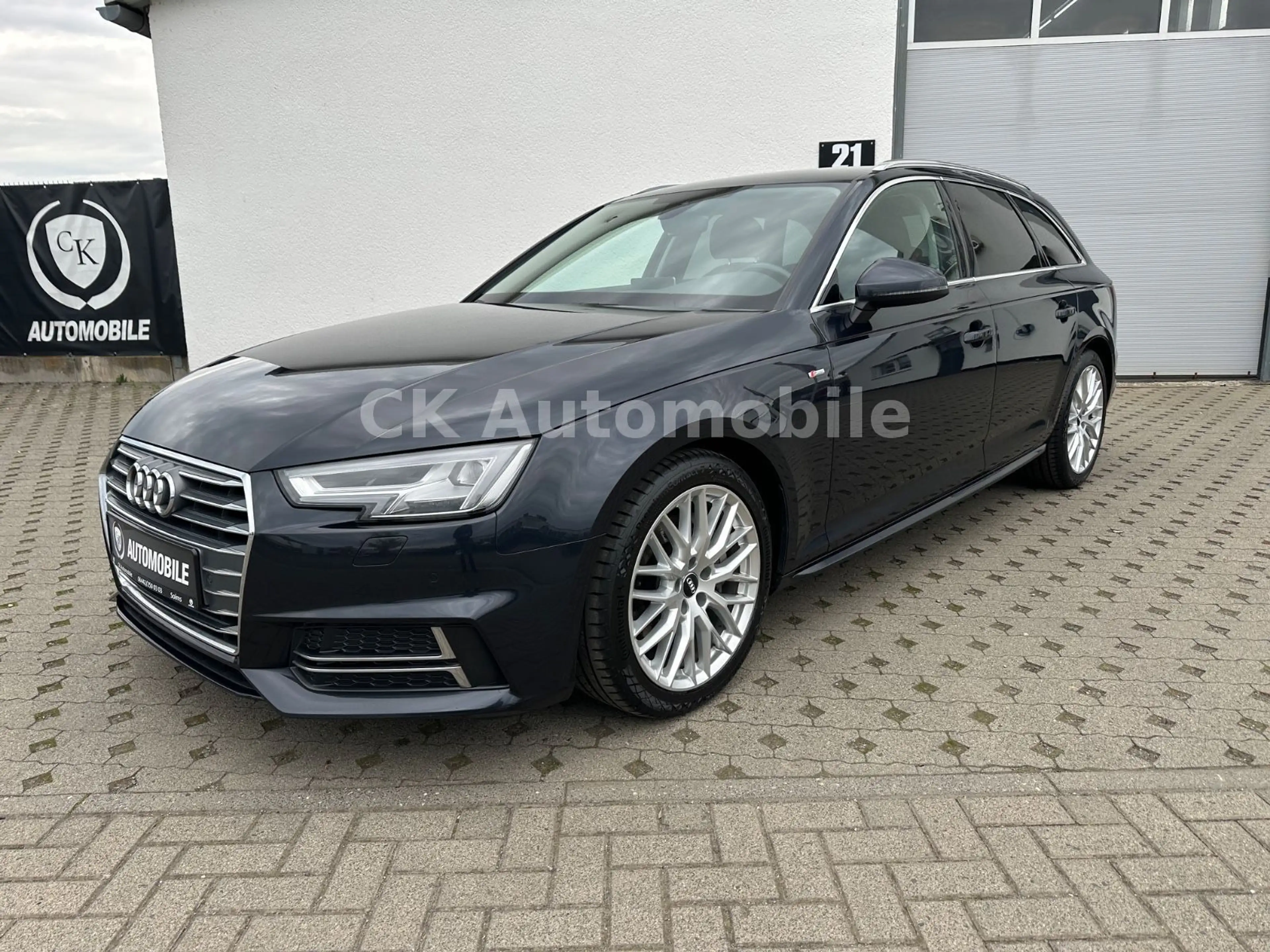 Audi A4 Avant 2.0 TDI S-Line/Navi MMI Plus/LED/PDC