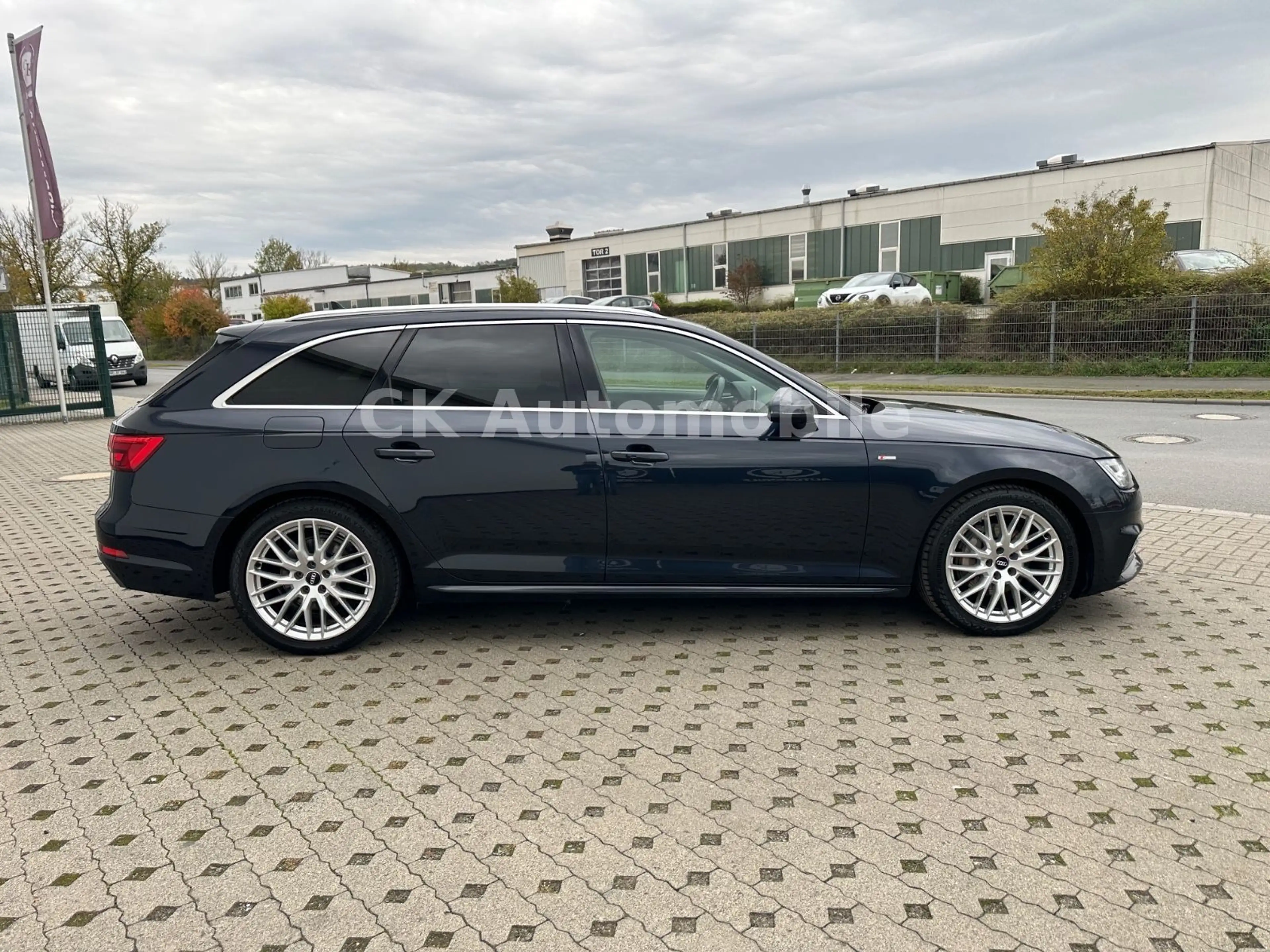 Audi A4 Avant 2.0 TDI S-Line/Navi MMI Plus/LED/PDC — photo 4